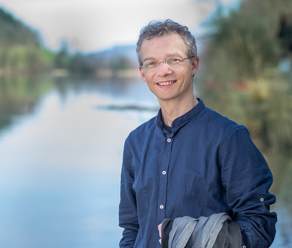 Portraitfoto von Andreas Büttiker von Wegwerk-Coaching, lösungsorientiertes Kurzzeitcoaching, Moderation, Teamentwicklung, Luzern